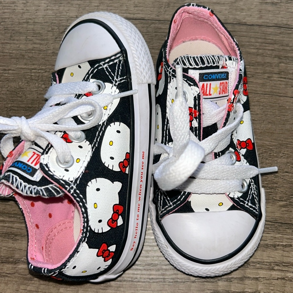 Converse Hello Kitty